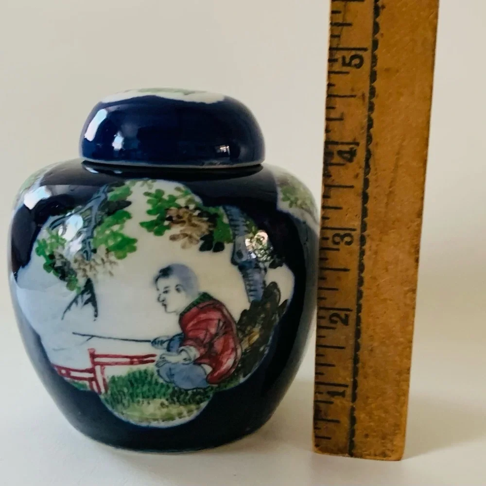 Ceramic hand made vase from China